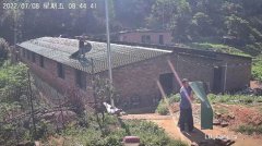 养殖场有合法手续却被拆，一家人生活陷